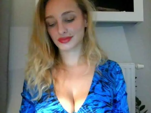 Live sex webcam photo for MarilynShow #277019894