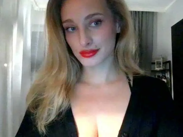 Live sex webcam photo for MarilynShow #277054271
