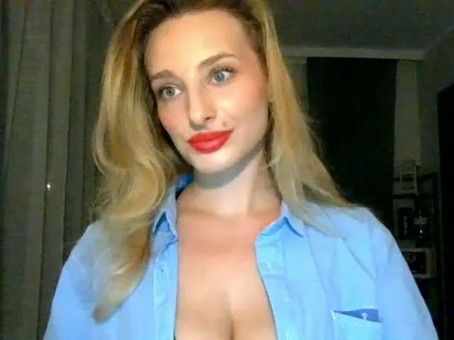 Live sex webcam photo for MarilynShow #277106962
