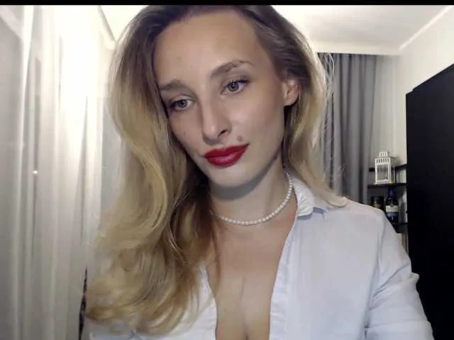 Live sex webcam photo for MarilynShow #277208448