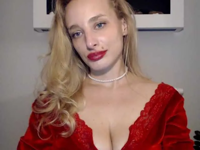 Live sex webcam photo for MarilynShow #277344092