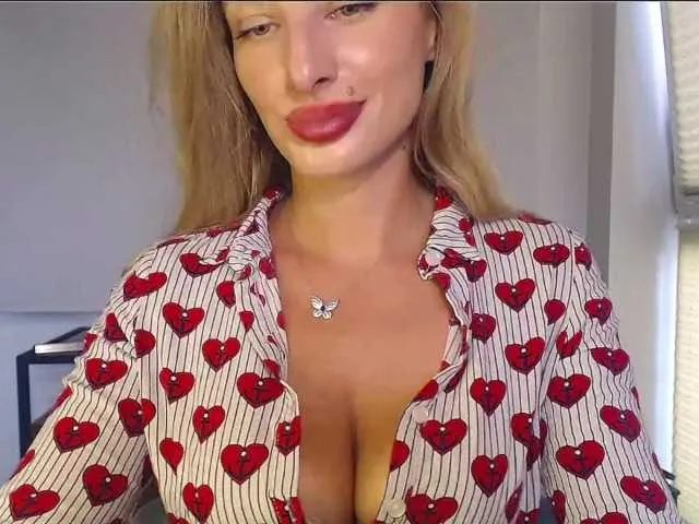 Live sex webcam photo for MarilynShow #291657275