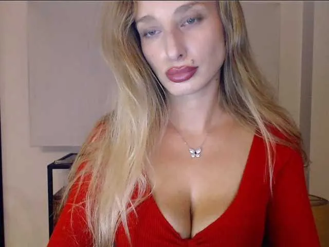 Live sex webcam photo for MarilynShow #291798888