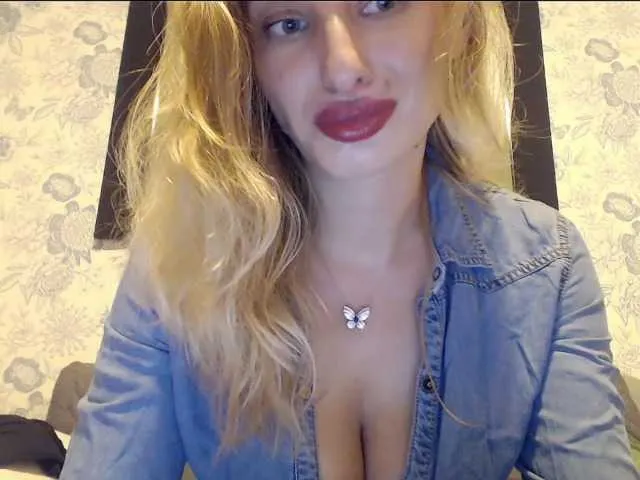 Live sex webcam photo for MarilynShow #292170979