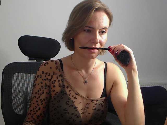 Live sex webcam photo for MarilynSlade #277034422