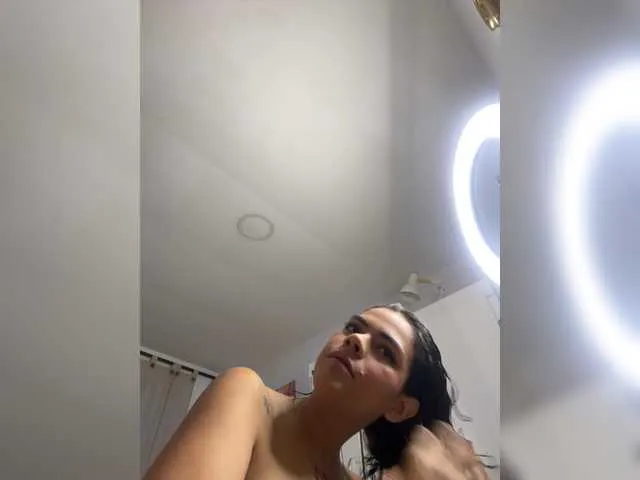 Live sex webcam photo for MarilynStone #293422570