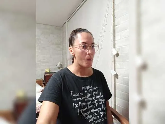 Live sex webcam photo for Marina4Love #275897943