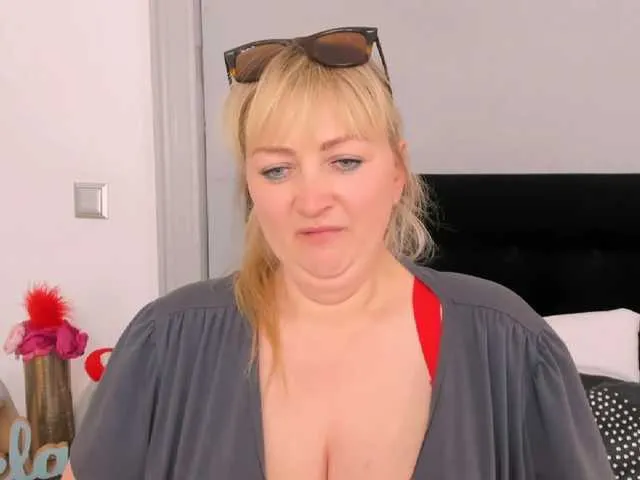 Live sex webcam photo for MarinaDirty #273062644