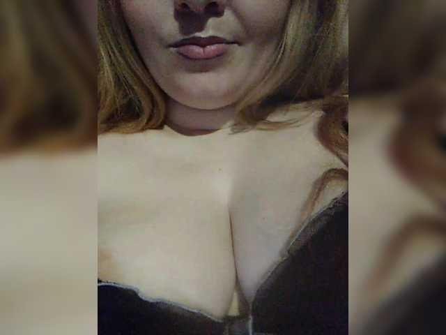 Live sex webcam photo for Marinet28 #291104946