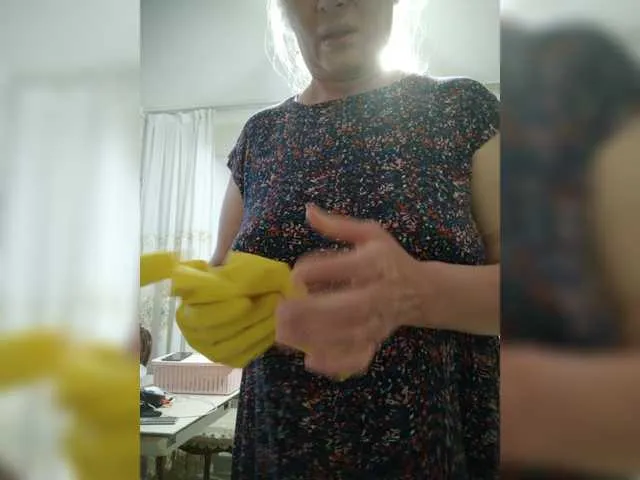 Live sex webcam photo for Marionaa #273655544