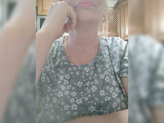 Live sex webcam photo for Marionaa #273765998