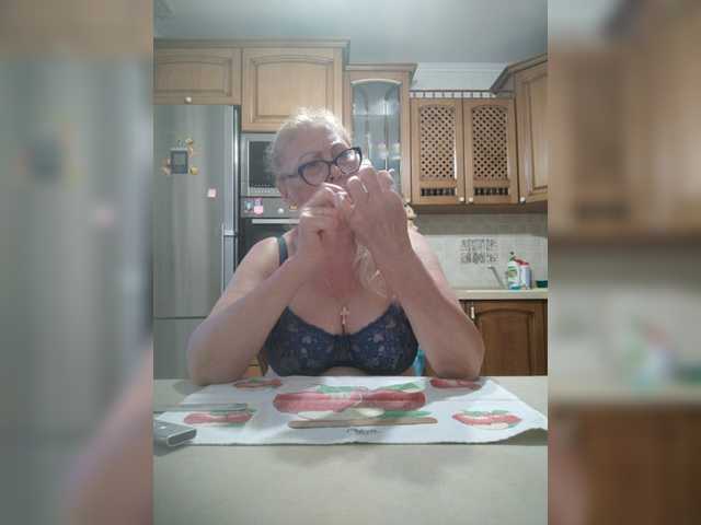 Live sex webcam photo for Marionaa #274045373