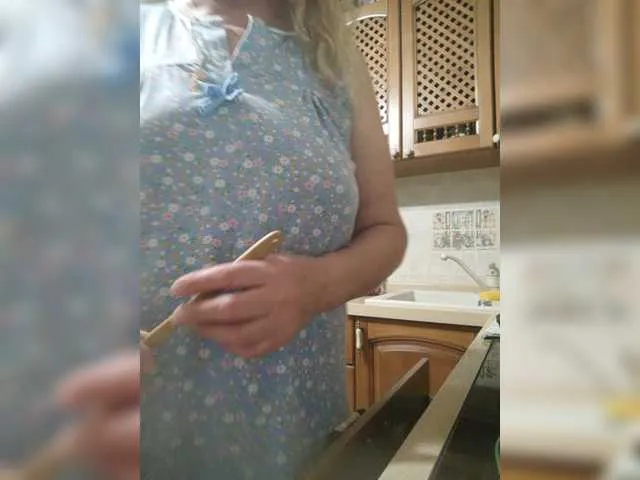 Live sex webcam photo for Marionaa #274177998