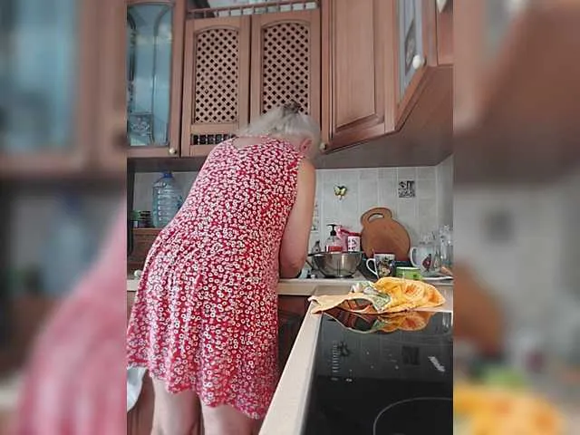 Live sex webcam photo for Marionaa #275620479