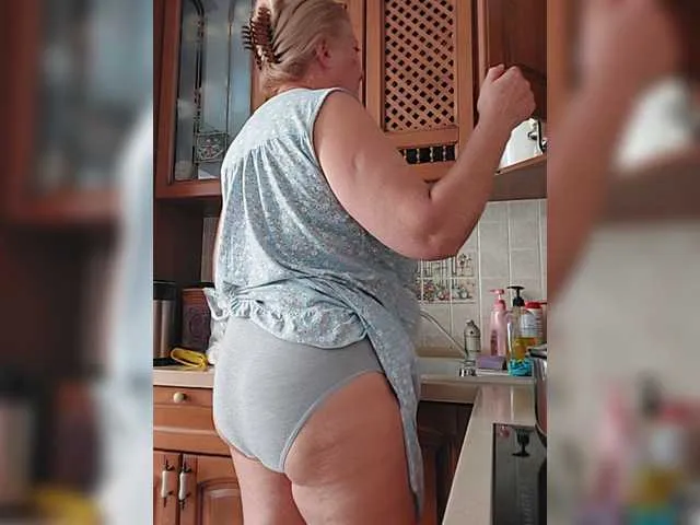 Live sex webcam photo for Marionaa #276058327
