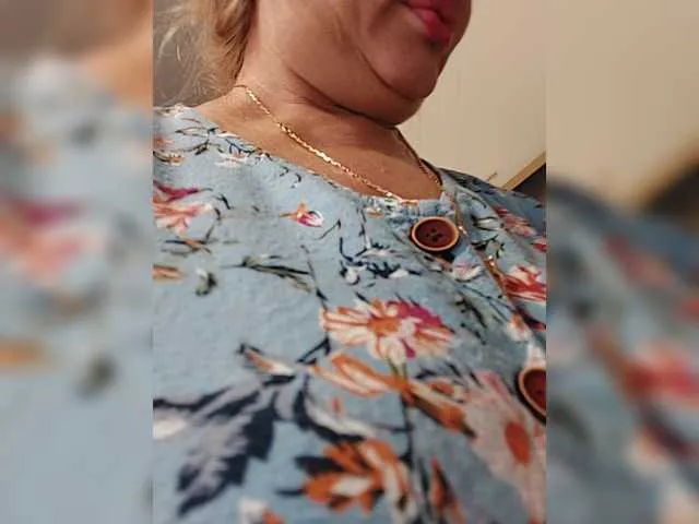 Live sex webcam photo for Marionaa #276297993