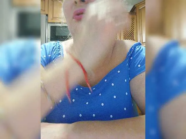 Live sex webcam photo for Marionaa #276551275