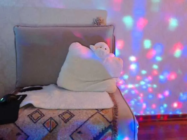 Live sex webcam photo for Marionaa #276971117