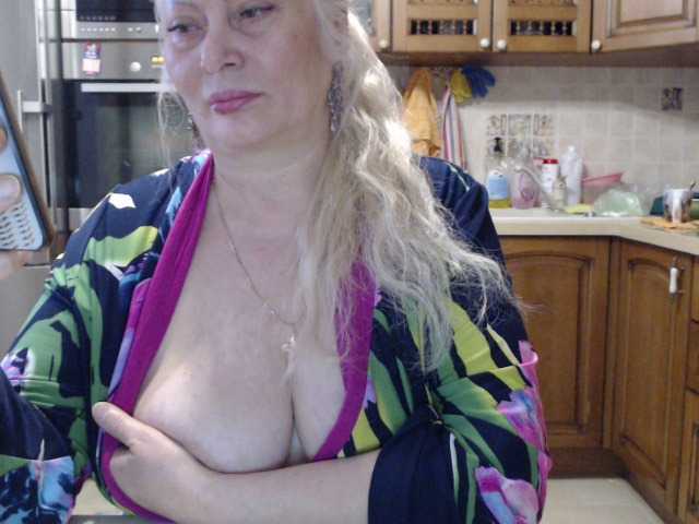 Live sex webcam photo for Marionaa #277097485