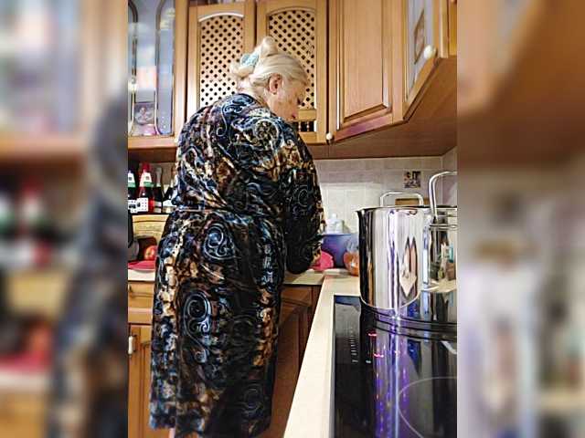 Live sex webcam photo for Marionaa #277100756