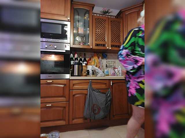 Live sex webcam photo for Marionaa #277105532