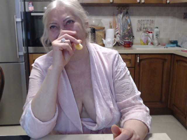 Live sex webcam photo for Marionaa #277438203