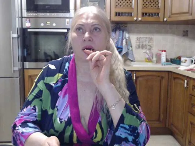 Live sex webcam photo for Marionaa #277525023