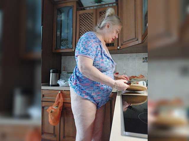 Live sex webcam photo for Marionaa #277900373