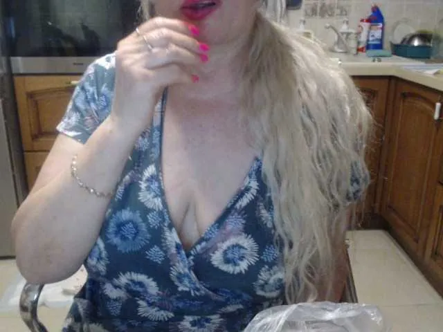 Live sex webcam photo for Marionaa #290162653