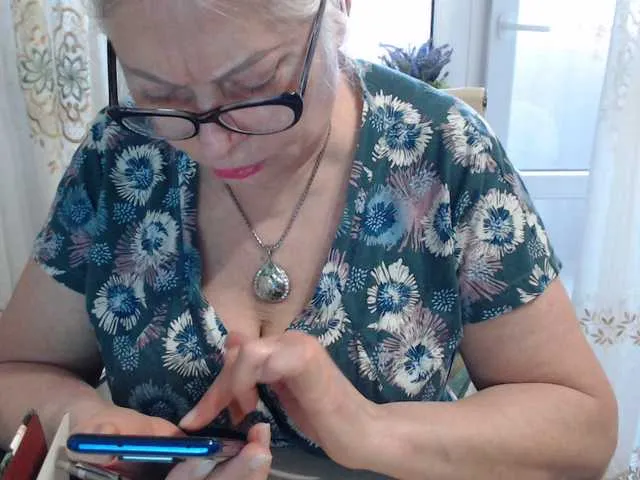 Live sex webcam photo for Marionaa #290500055