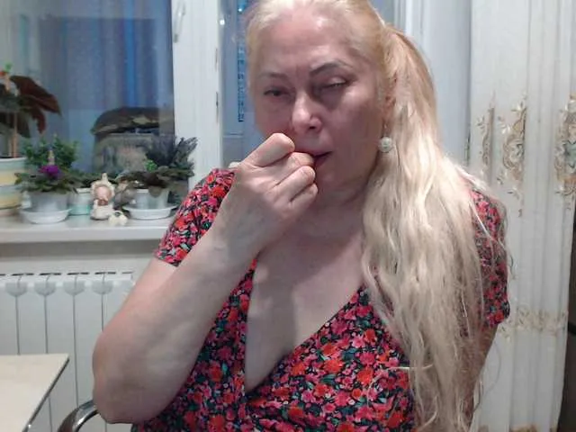 Live sex webcam photo for Marionaa #291133663