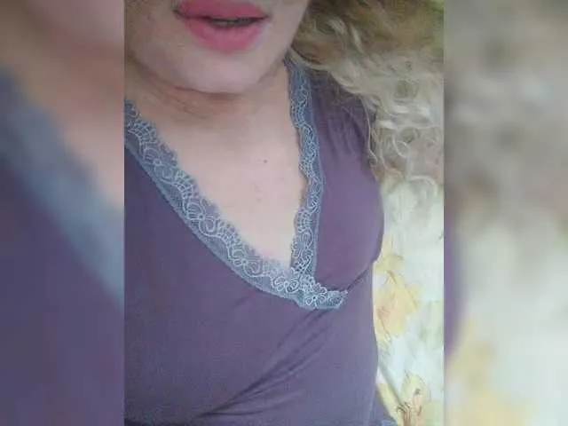 Live sex webcam photo for Marionaa #292040159