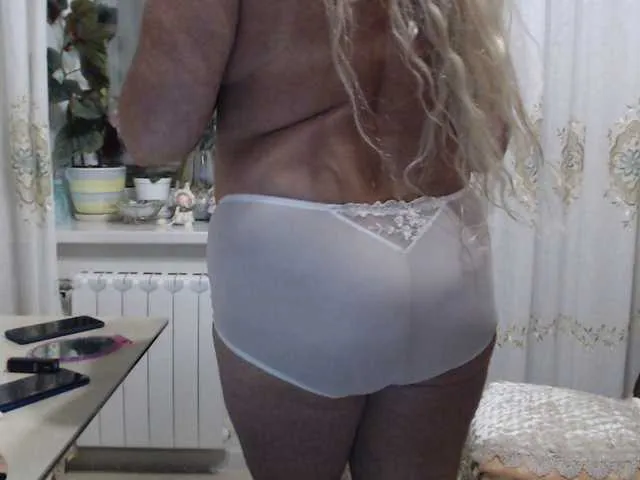 Live sex webcam photo for Marionaa #292076996