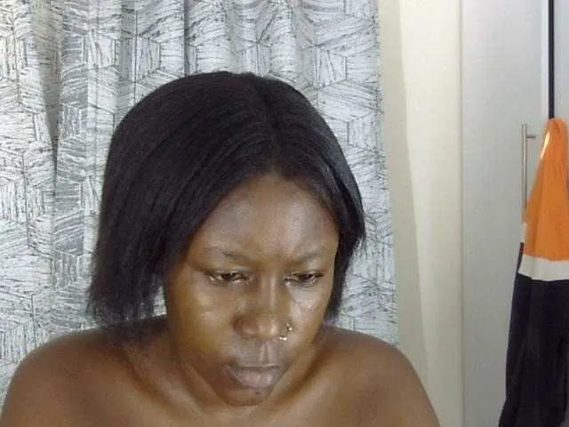 Live sex webcam photo for Marionlolo #292268331