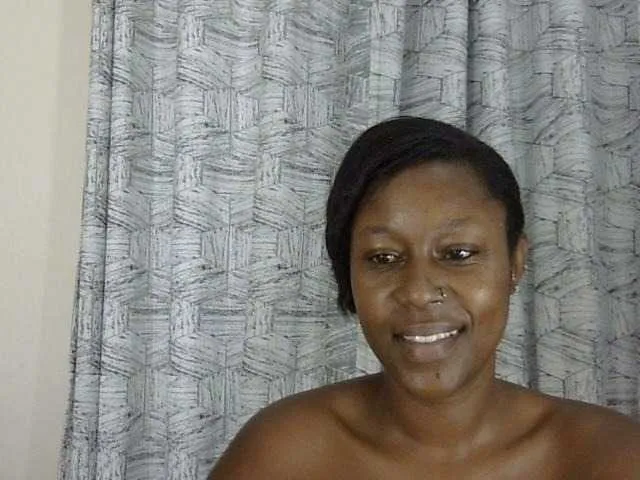 Live sex webcam photo for Marionlolo #292279102