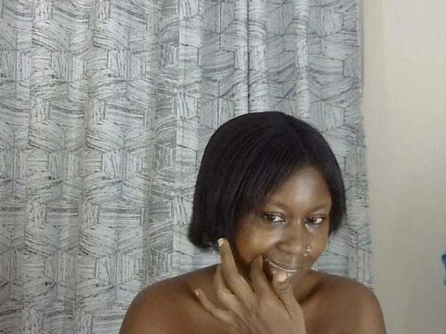 Live sex webcam photo for Marionlolo #292284383