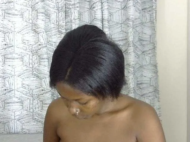 Live sex webcam photo for Marionlolo #292296457