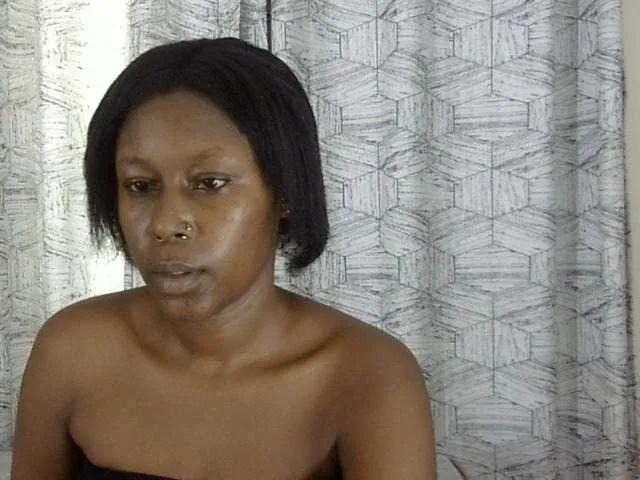 Live sex webcam photo for Marionlolo #292326975