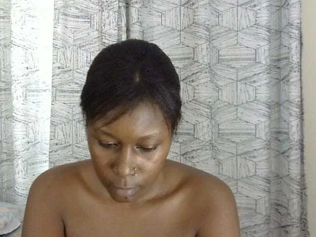 Live sex webcam photo for Marionlolo #292333635