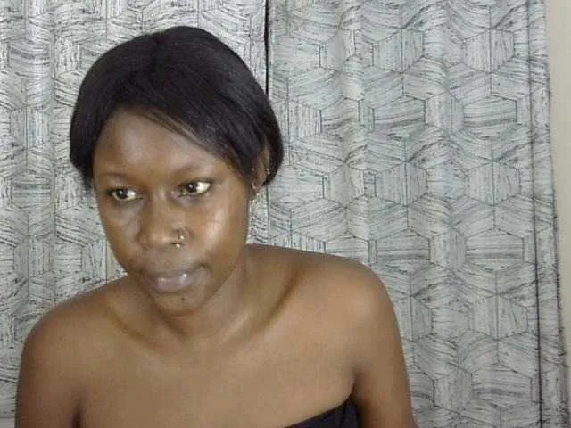 Live sex webcam photo for Marionlolo #292344039