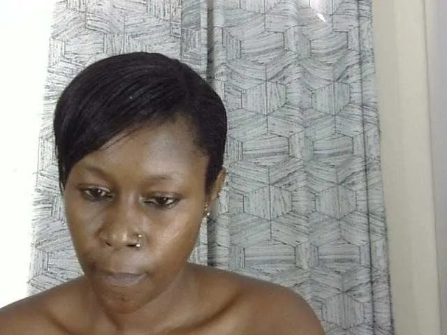 Live sex webcam photo for Marionlolo #292354348