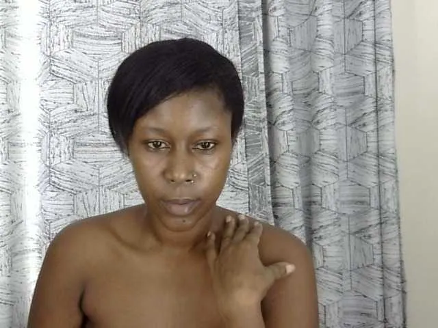 Live sex webcam photo for Marionlolo #292381079