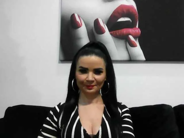 Live sex webcam photo for MarissaMilf #290318615