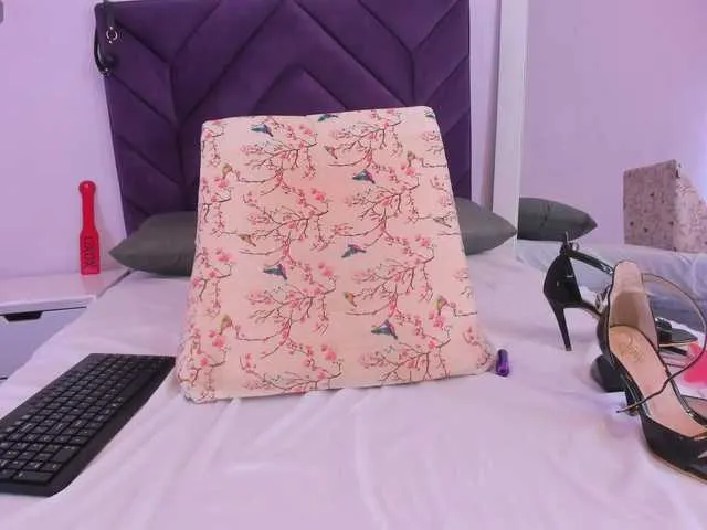 Live sex webcam photo for Maristxxr #277877650