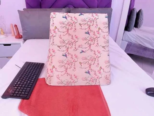 Live sex webcam photo for Maristxxr #278104117