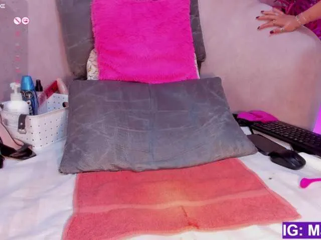 Live sex webcam photo for Maristxxr #291216328