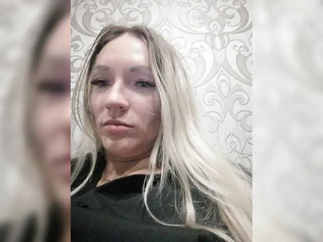 Live sex webcam photo for MariyKis #276641778