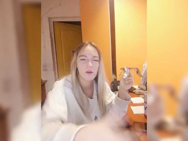 Live sex webcam photo for MariyKis #276826450