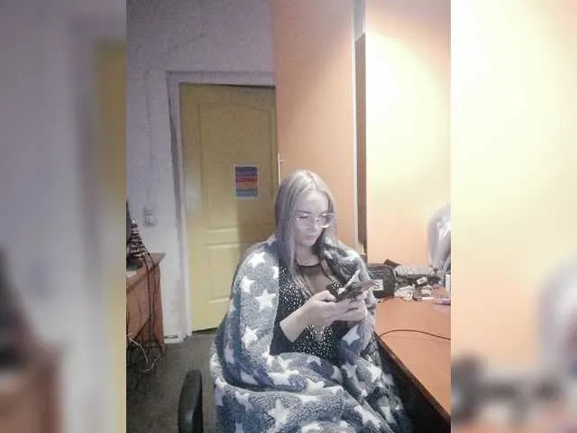 Live sex webcam photo for MariyKis #276874359