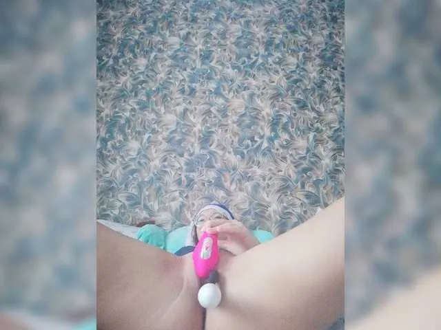 Live sex webcam photo for MariyKis #276996603